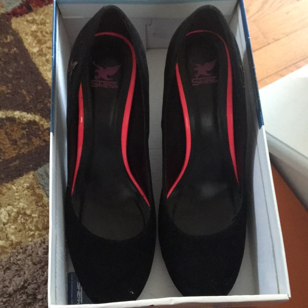 Black Pumps, almost like new. Run small.